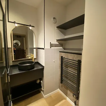 - Apartmán